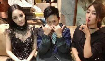 娱乐圈吃瓜两个人