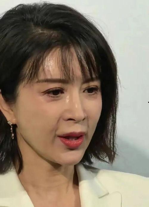 娱乐吃瓜自拍,明星吃瓜自拍背后的故事